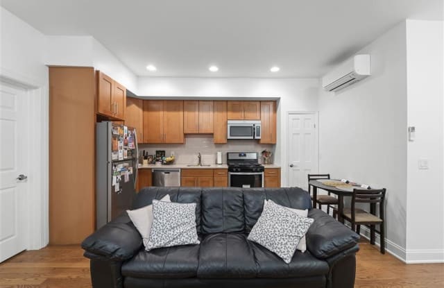 210 5TH ST - 210 5th Street, Jersey City, NJ 07302