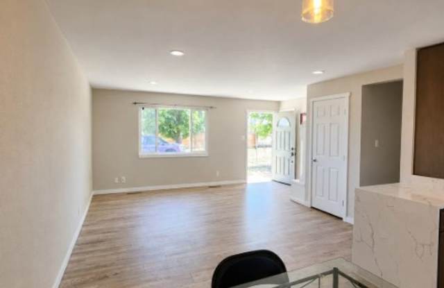 Long Realty & Property Management - Updated Ranch Home on 1 Acre Gallery 4