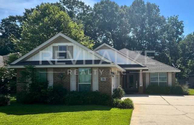 Beautiful Home in Huntington Woods with Sunroom! photos photos