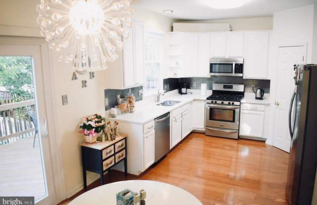 21043 MARKBOROUGH TERRACE Gallery 2