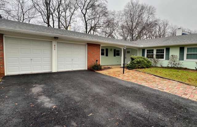 252 CLUB HOUSE DRIVE - 252 Club House Drive, Burlington County, NJ 08046