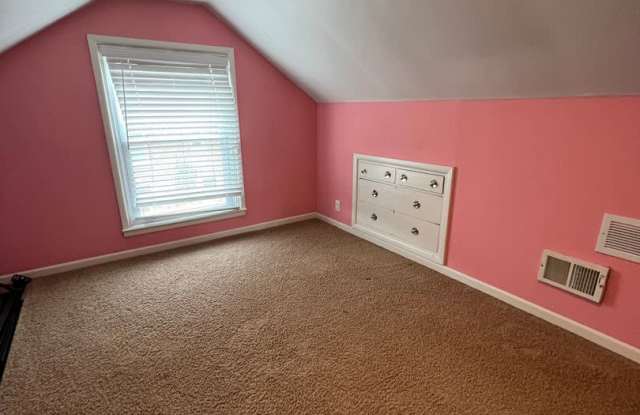 Large 5 Bedroom, 2 Bath La Crosse Rental with Two Living Areas, Garage & Central Air Gallery 1