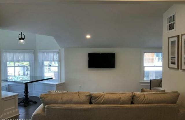 68 Bridge Avenue Gallery 2