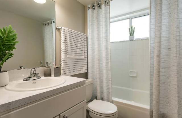Welleby Lake Club Apartments Gallery 4