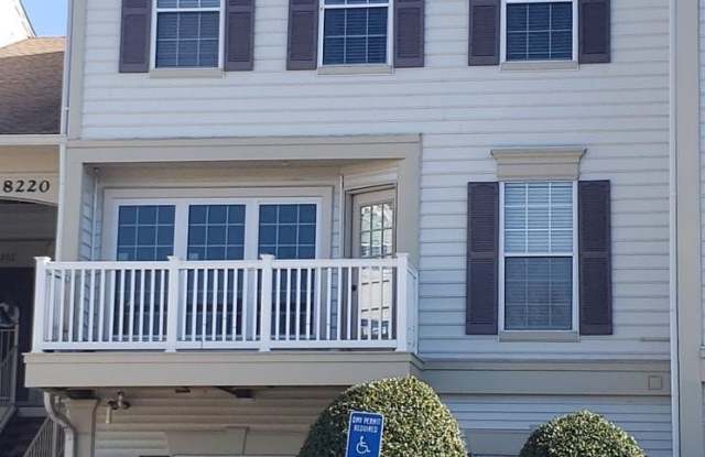 8220 CATBIRD CIRCLE - 8220 Catbird Circle, Laurel Hill, VA 22079