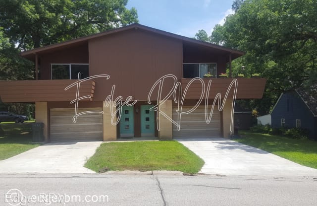 2304 Parrish - 2304 Parrish Street, Cedar Falls, IA 50613