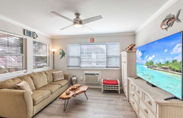 Fully furnished 2 bedroom, 2 bath at Villas at Kenolio Gallery 3