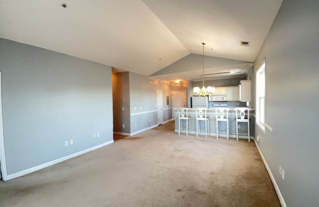 Beautiful unfurnished 2 bedroom/2 bath condo in Heatherstone at Berkshire photos photos