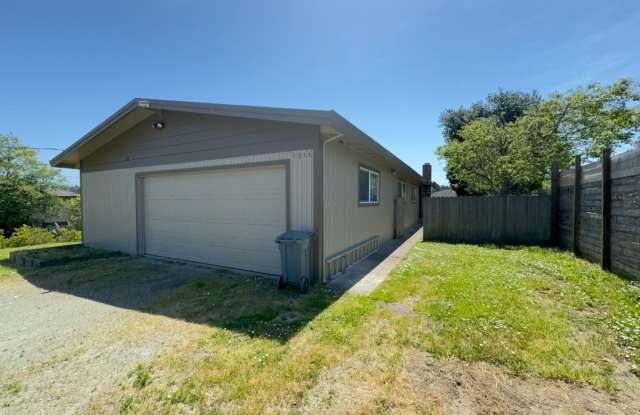 3 Bed 2 Bath Home Located in Eureka! photos photos