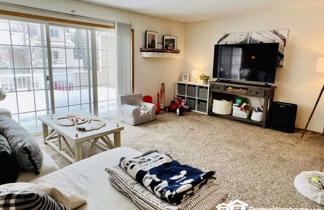 971 Santa Vera Drive - 971 Santa Vera Drive, Chanhassen, MN 55317