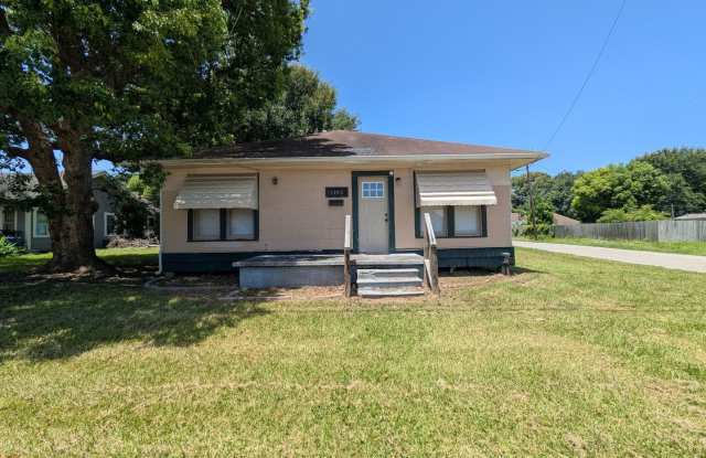 1102 Dallas St, Port Neches, TX 77651 photos photos