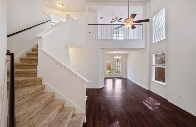 THIS 3 BEDROOM, 2.5 BATH ROUND ROCK HOME HAS IT ALL! photos photos