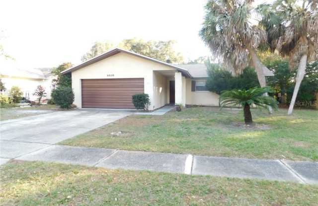 2035 SOUTHPOINTE DRIVE - 2035 Southpointe Drive, Greenbriar, FL 34698