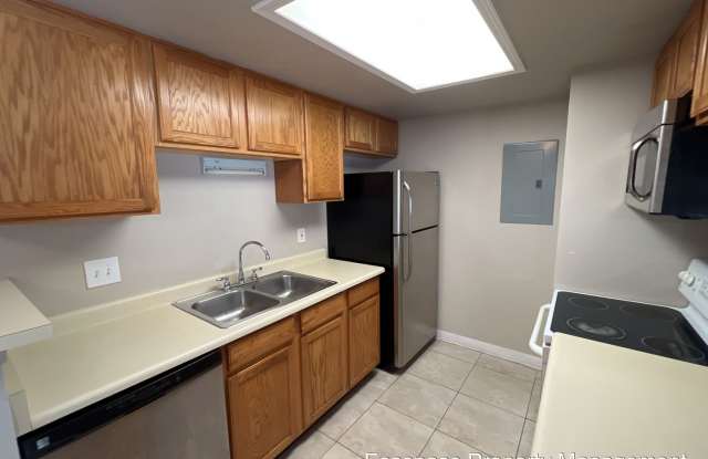 Gound level 3-bedroom 2 Bathroom Condo in Robinwood! - 18021 East Kentucky Avenue, Aurora, CO 80017