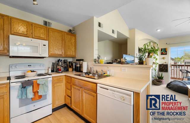 Charming 1-Bedroom Oasis with Vaulted Ceilings  Private Patio photos photos