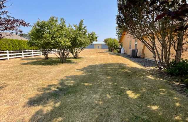 Single-level living with a one-of-a kind setting! Gallery 3