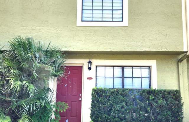 2-story townhome - Private Patio - Pool - Water Included photos photos