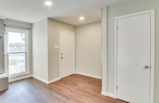 5112 Collinwood Avenue Gallery 3
