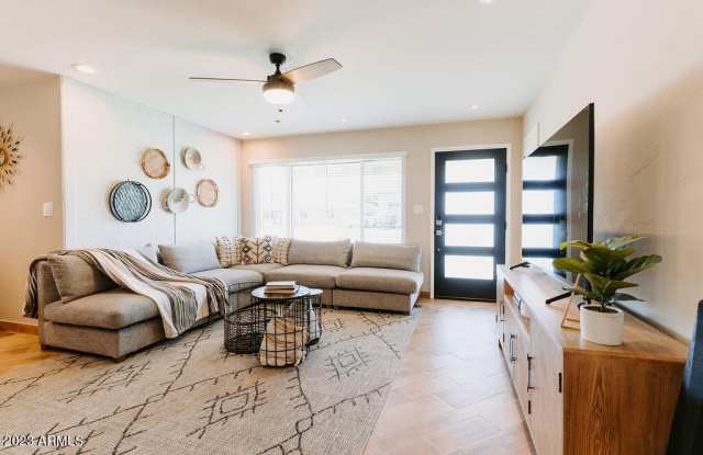 3719 E AMELIA Avenue Gallery 4
