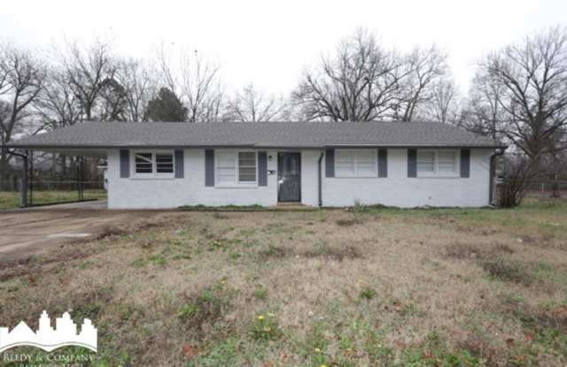 Welcome to 616 N Roselawn Dr in West Memphis, AR! photos photos