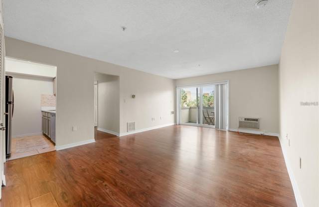 406 S CEDAR Avenue Gallery 4