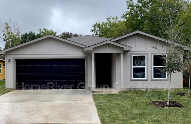 728 Newton Ave - 728 Newton Avenue, Seguin, TX 78155