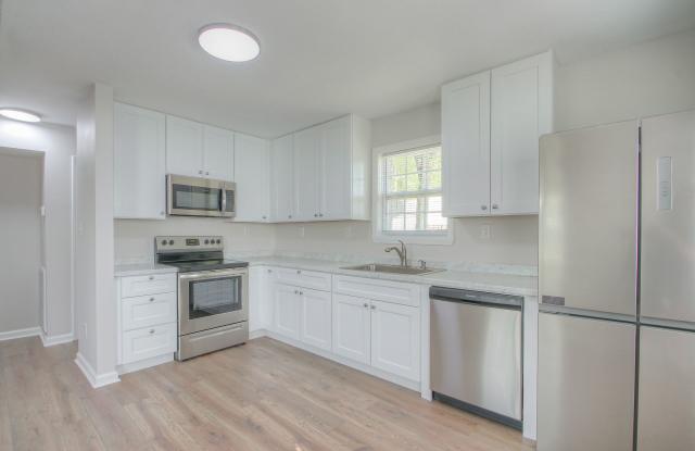 Remodeled 2BR Townhome in Spring Hill photos photos