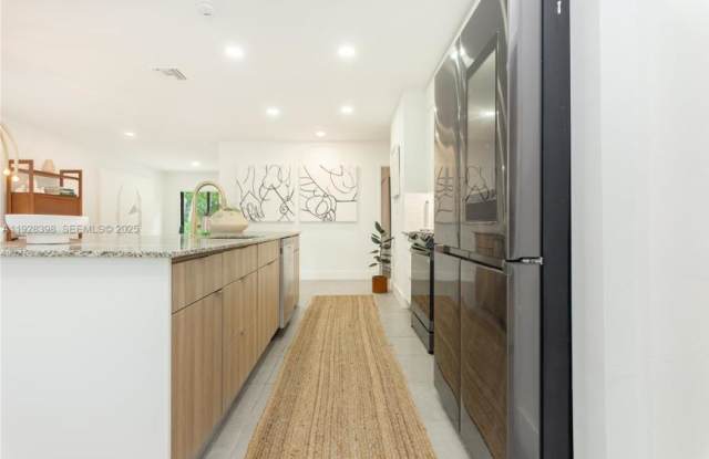 14000 NE 16th Ct Gallery 3