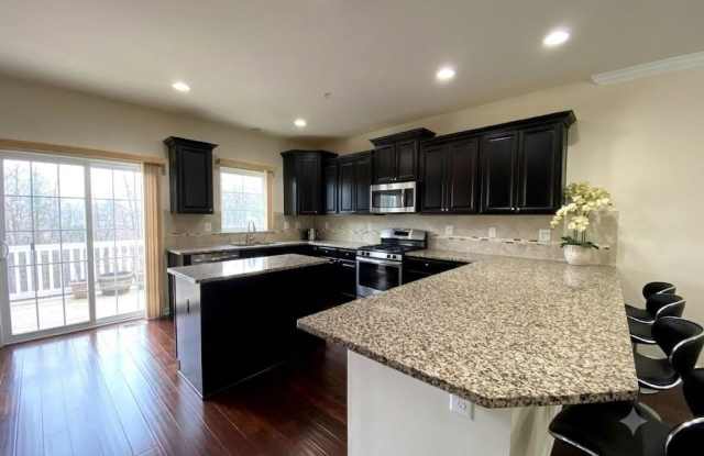 7014 FOXTON Way Gallery 2