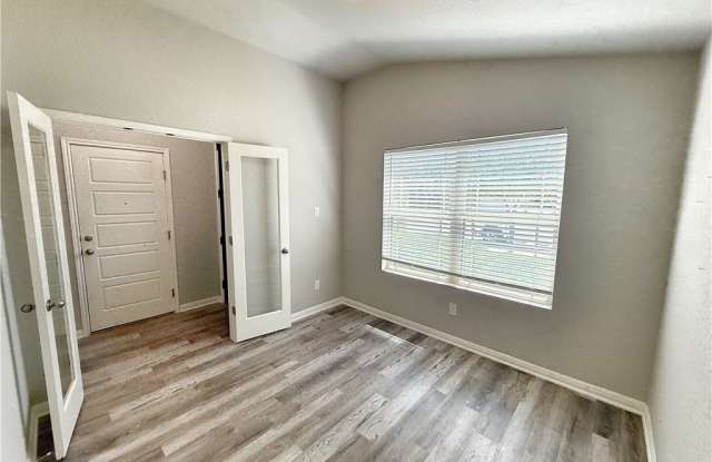 8819 Straight Oaks Gallery 4