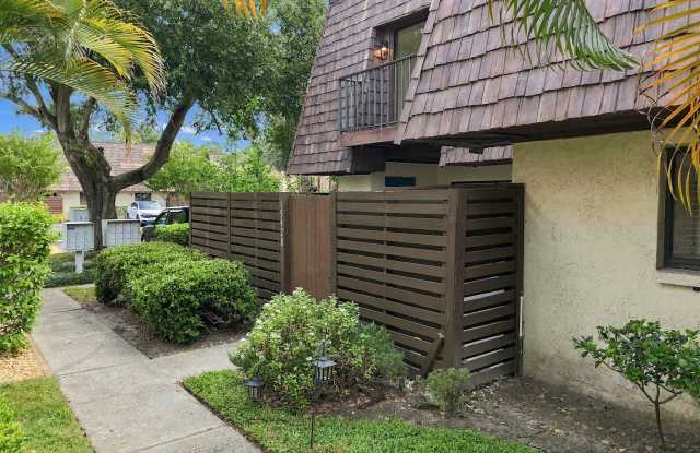 15428 East Pond Woods Drive Gallery 2