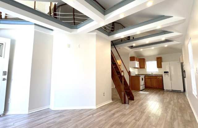 215 North Wild Olive Avenue photos photos