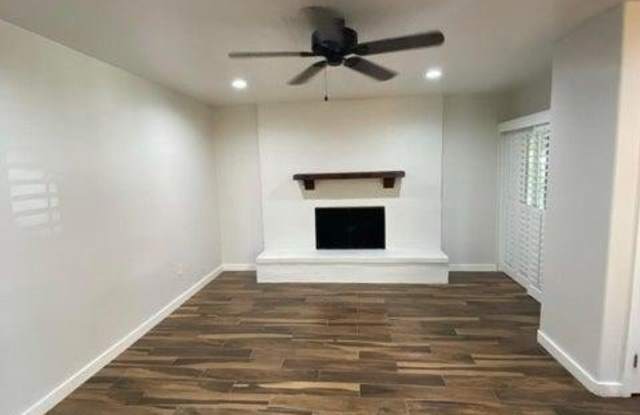 1011 W Northern Gallery 3