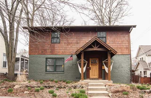 470 West Walnut Street - 470 West Walnut Street, Zionsville, IN 46077
