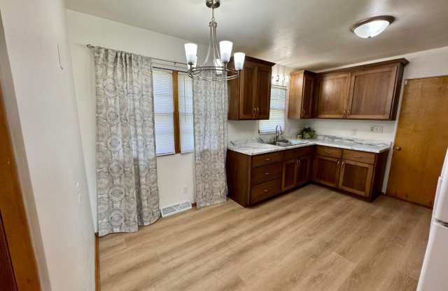 New Kitchen & Flooring! JUST LISTED! photos photos