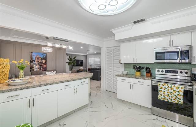 1521 Arthur St photos photos