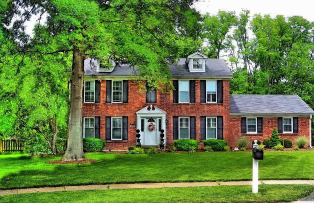 123 Country Creek Court - 123 Country Creek Court, Ballwin, MO 63011