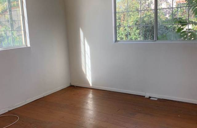 1425 E 22nd St Gallery 3