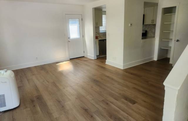 Clean and bright throughout, 2-bedroom, 1.5 Bathroom, two story unit in a great Windsor location! photos photos