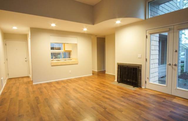 Gorgeous & Bright 1-Bed w/ Wood-Burning Fireplace, W/D, & Private Patio! Gallery 2