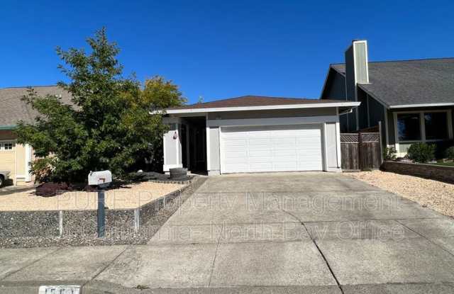 1580 Gladstone Way - 1580 Gladstone Way, Rohnert Park, CA 94928