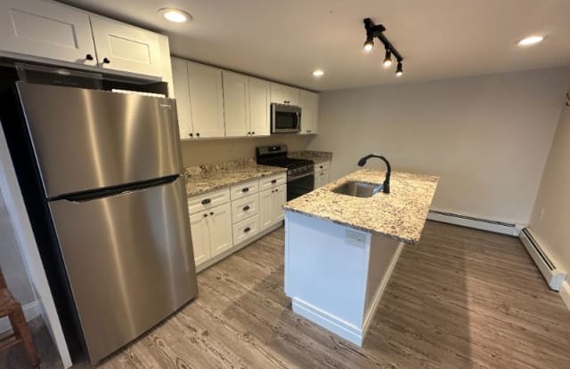 9 Ocean Boulevard 1 - 9 Ocean Boulevard, Hampton Beach, NH 03842