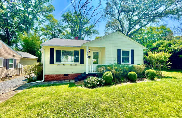 Beautiful 3 Bed 1 Bath Home Located near target shopping center off of Battleground in desirable Kirkwood Neighborhood! photos photos