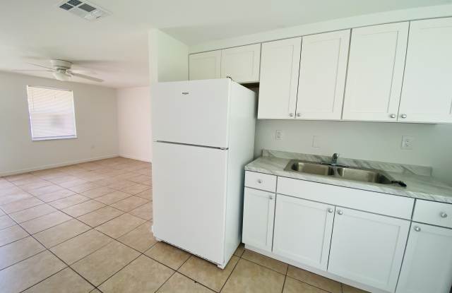 219 West Ann St photos photos
