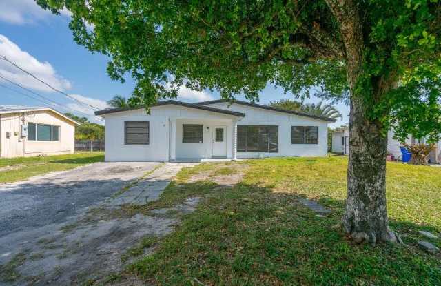 49 NE 6th Ct. - 49 Northeast 2nd Avenue, Deerfield Beach, FL 33441