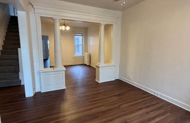 Five bedroom one and a half bath on Manor St! Gallery 3