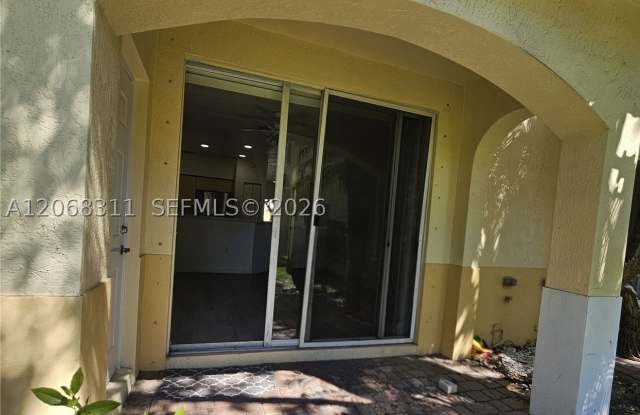 2514 SW 83rd Ter Gallery 3