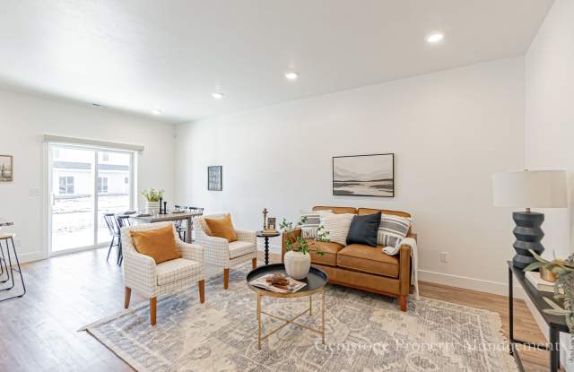 Darling 3 Bed 2.5 Bath Townhome located in Sugar City, ID photos photos