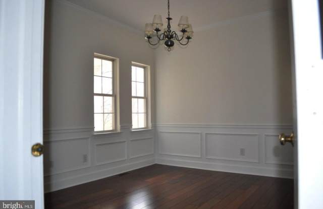 102 WATERVIEW Drive Gallery 3