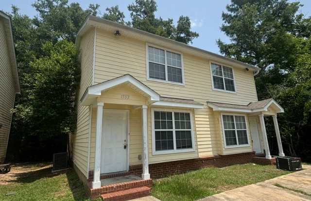 Awesome 3x3 Townhouse with Private Driveway! photos photos